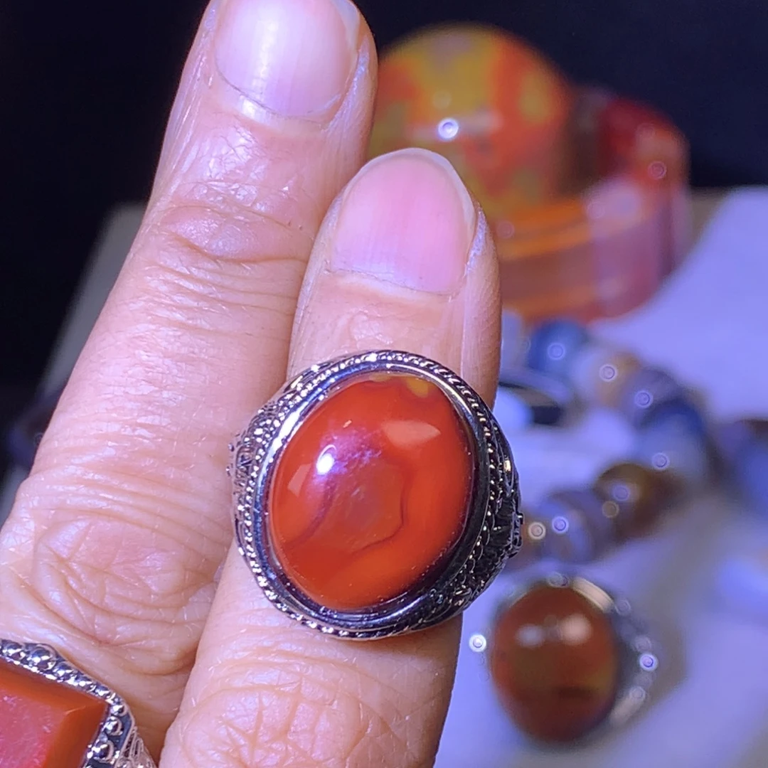 月***圆玛瑙/玉髓未镶嵌颈饰