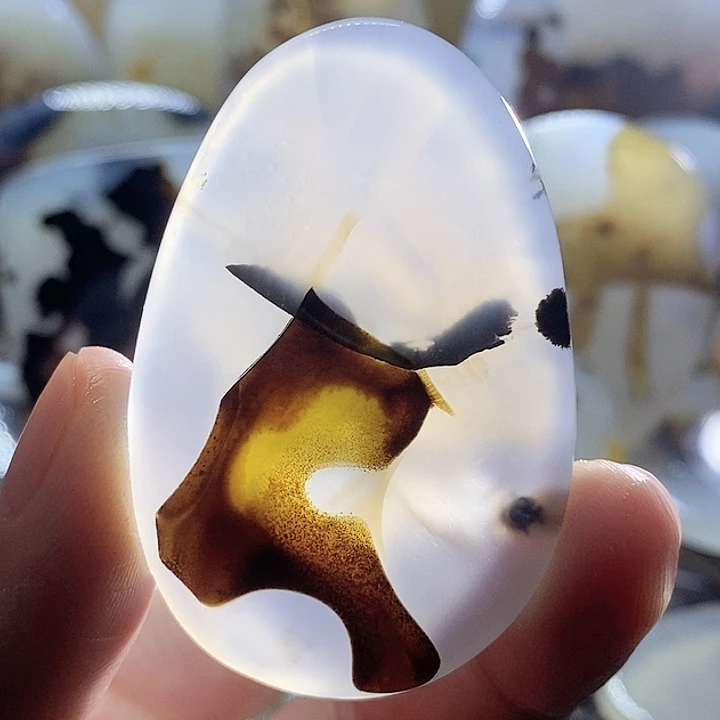 玛瑙/玉髓颈饰未镶嵌哈**乐