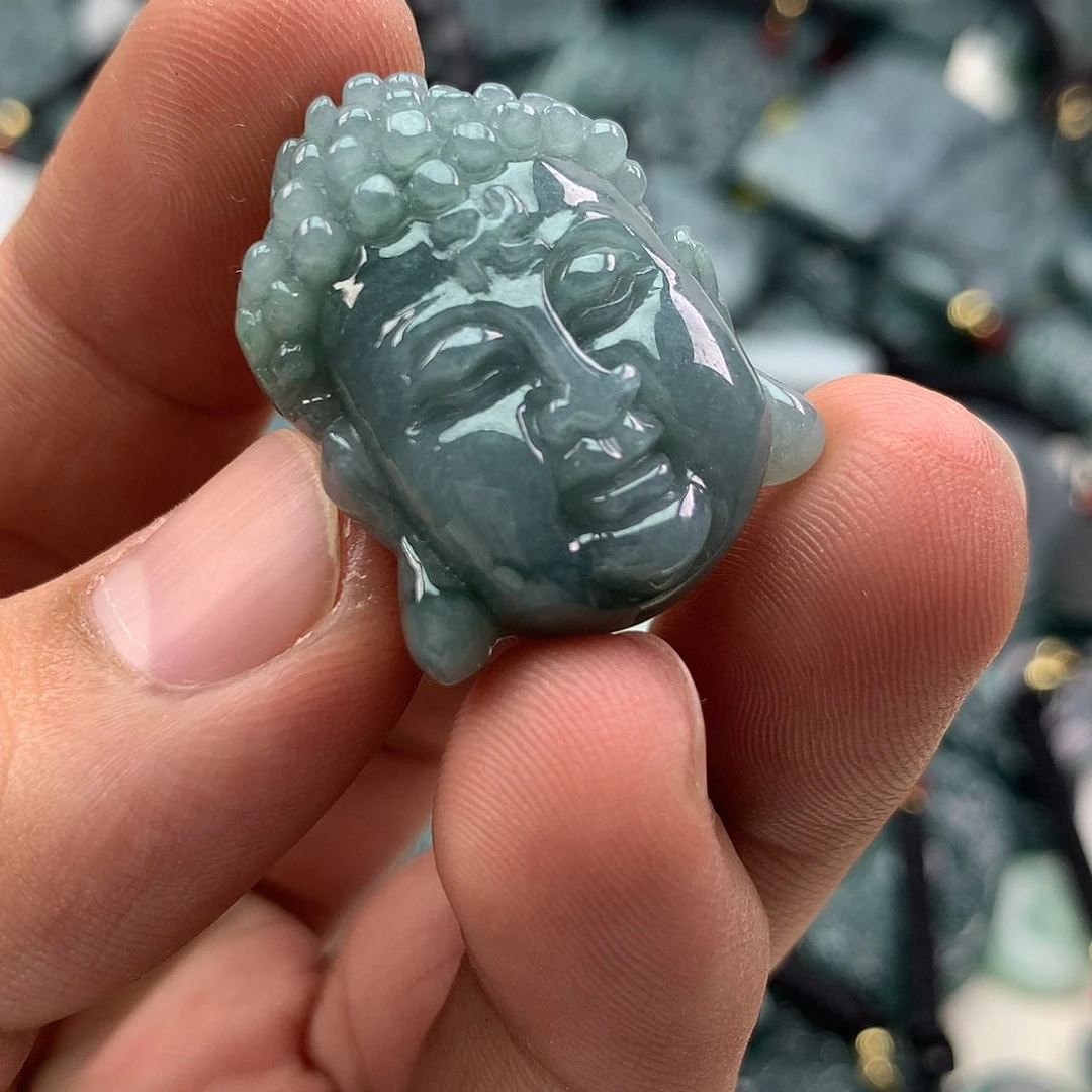 翡翠未镶嵌颈饰佛头