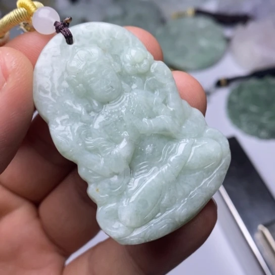 翡翠未镶嵌颈饰翡翠