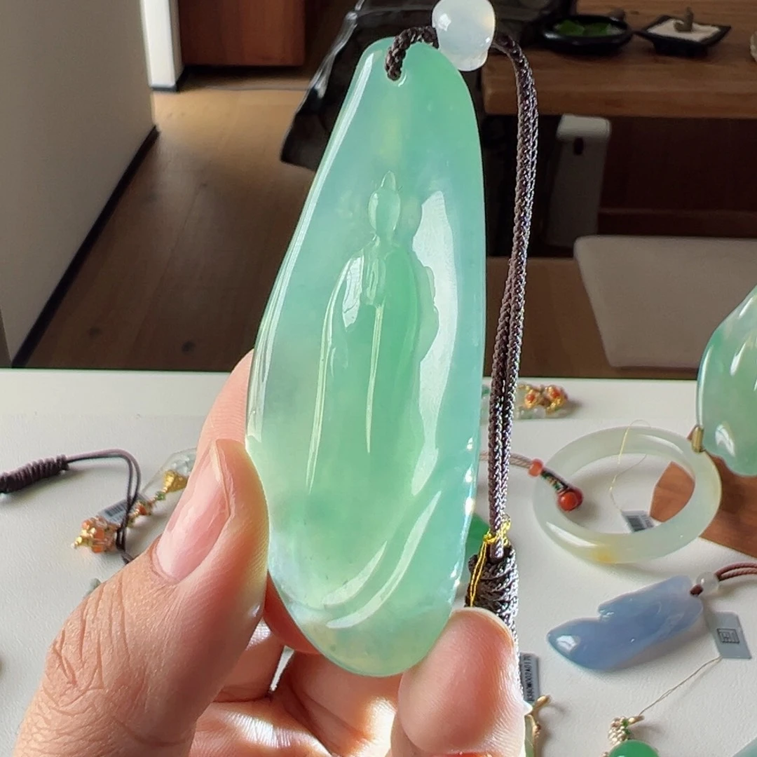 翡翠未镶嵌颈饰洋