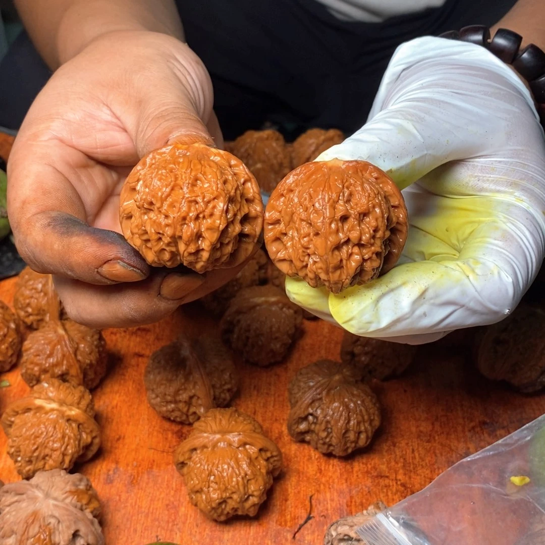 吊坠文玩核桃血麒麟