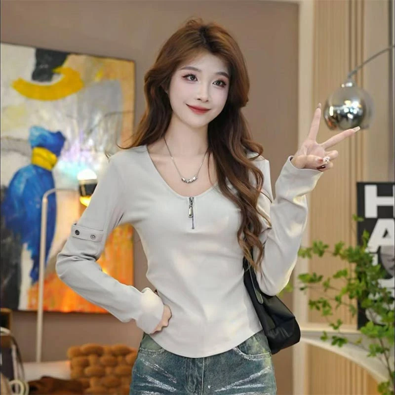 2025年春秋季新款韩版纯色设计感卫衣女洋气小众休闲百搭打底衫潮