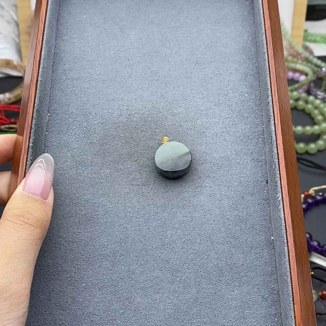 和田玉吊坠(不含链)18K金镶嵌