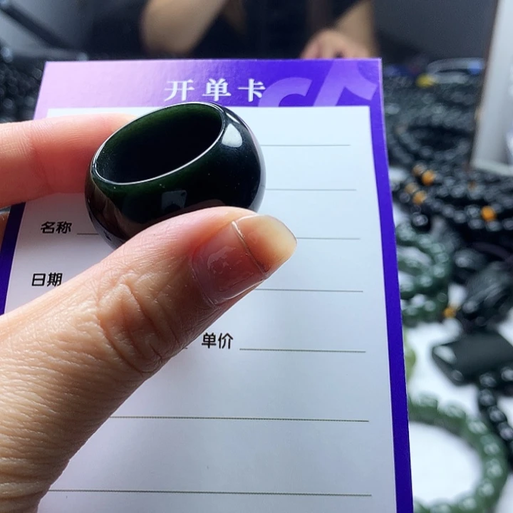 未镶嵌手串和田玉叼****腐