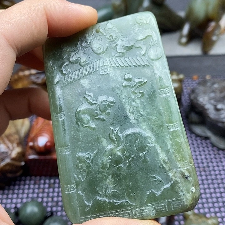 未镶嵌蛇纹石玉颈饰
