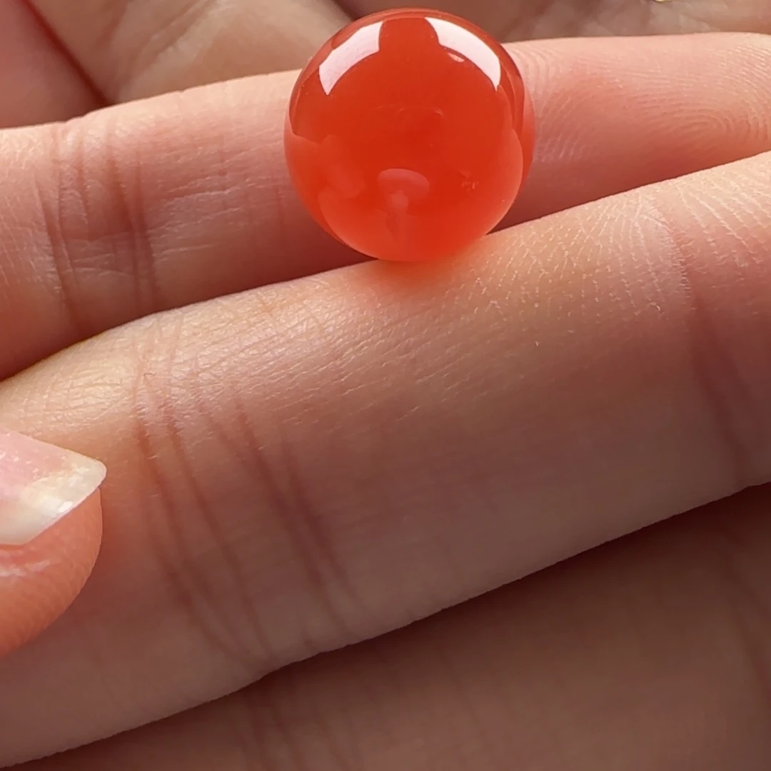 南红玛瑙未镶嵌圆珠：11.7高冰