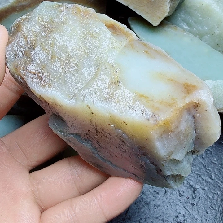 未镶嵌和田玉（糖玉）珠宝奇石