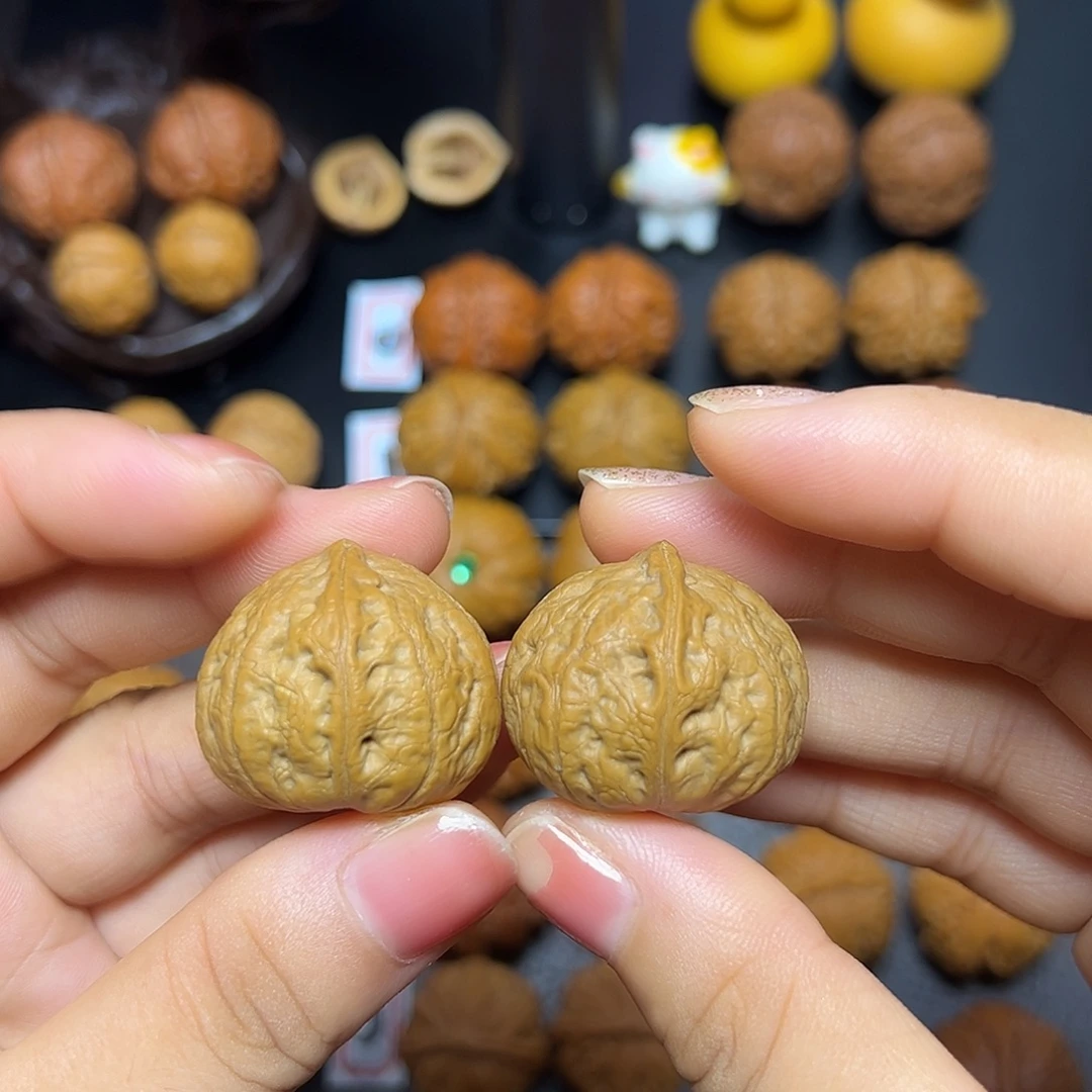文玩核桃把件29尺光皮元宝0008