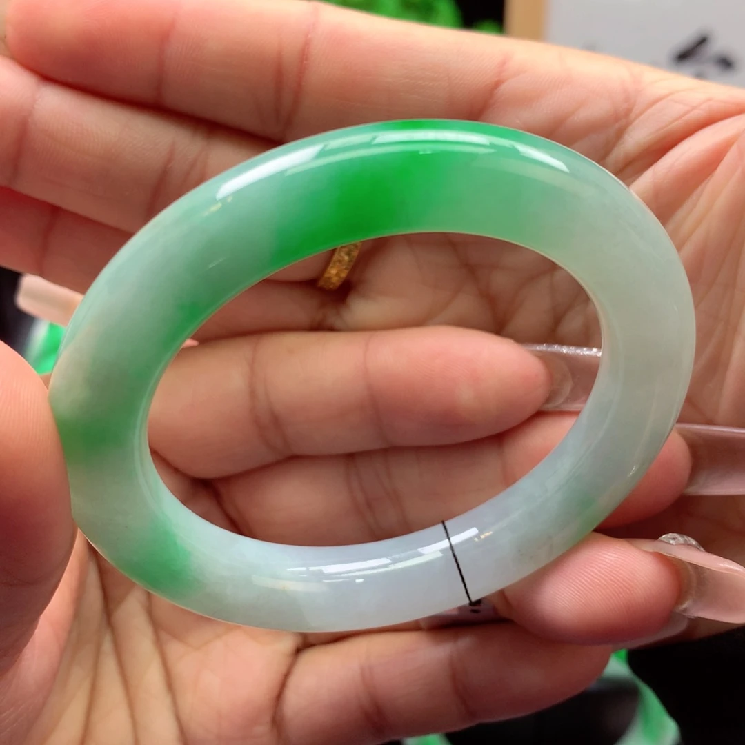 未镶嵌手镯翡翠缅甸