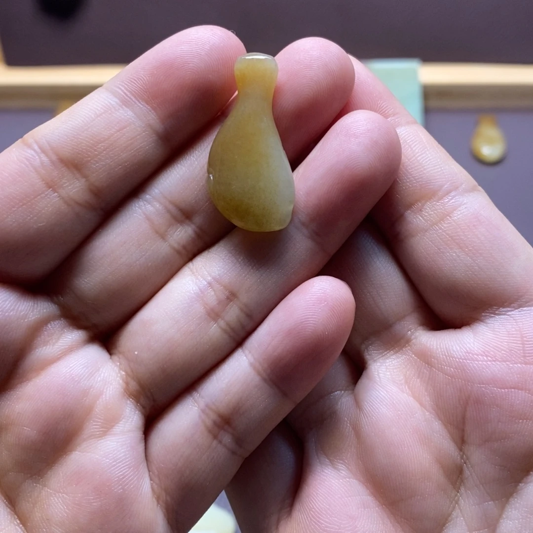 和田玉（糖玉）未镶嵌颈饰