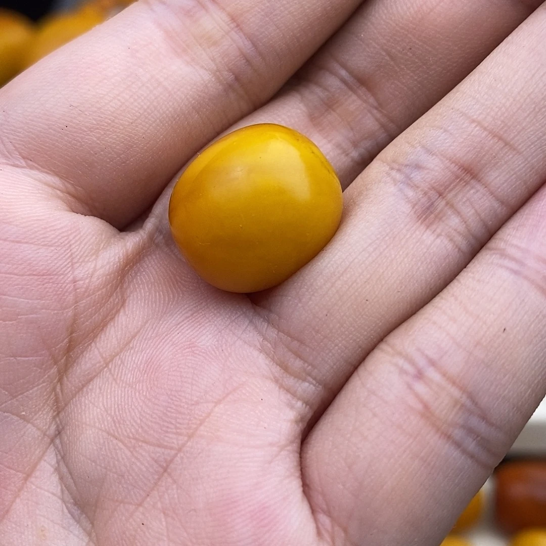 裸石琥珀未镶嵌16.3x18.5mm