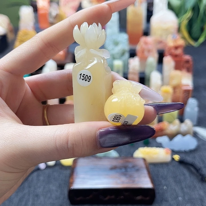 昌化石印石谁***谁1509。  1683。
