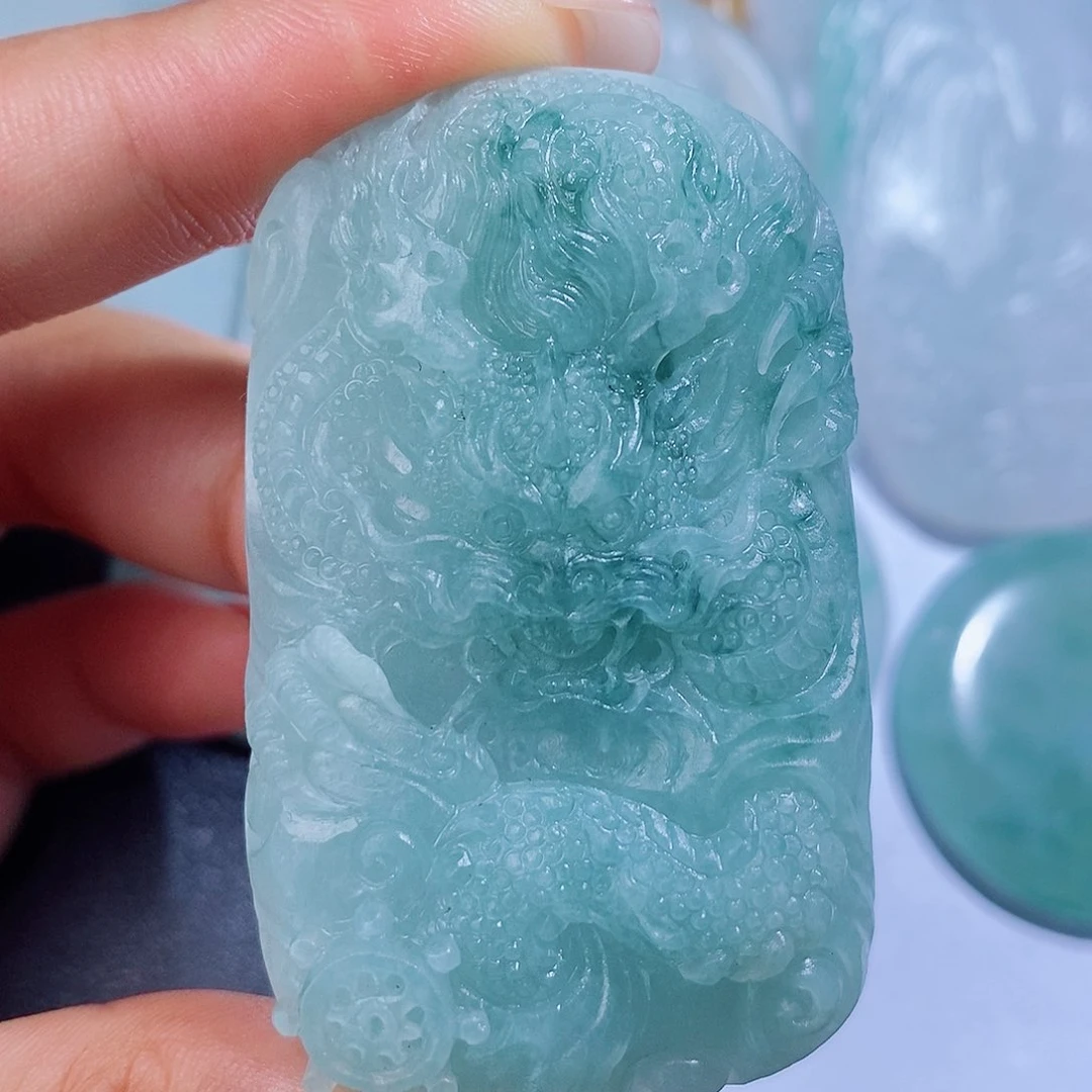 定制翡翠未镶嵌毛货不支持退换货，付款后确认抛光