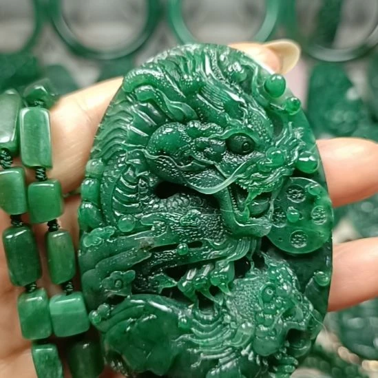 独山玉未镶嵌龙行天下