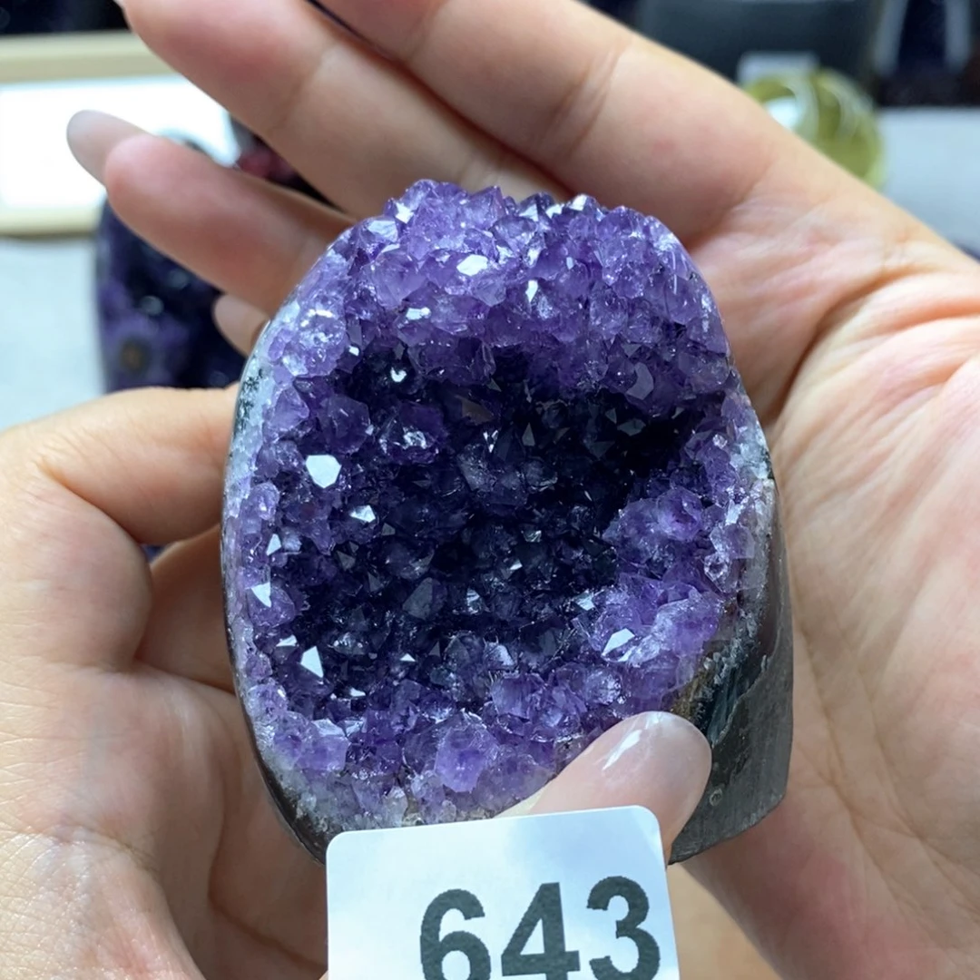 未镶嵌水晶大型摆件（非配饰）