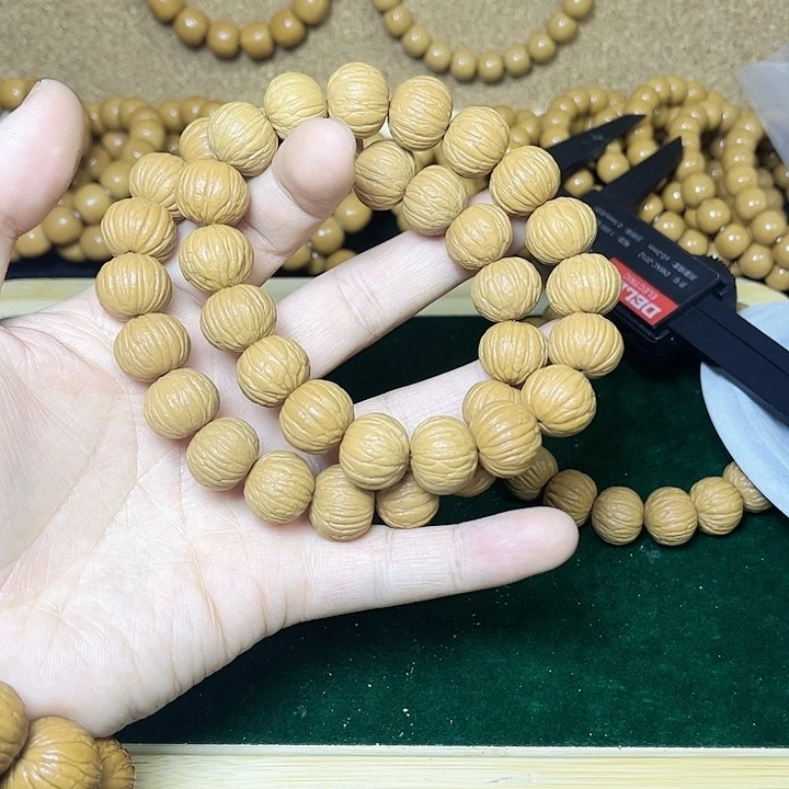 猴头核桃手串了**尘土豪