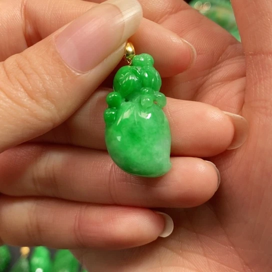 颈饰未镶嵌翡翠吊坠