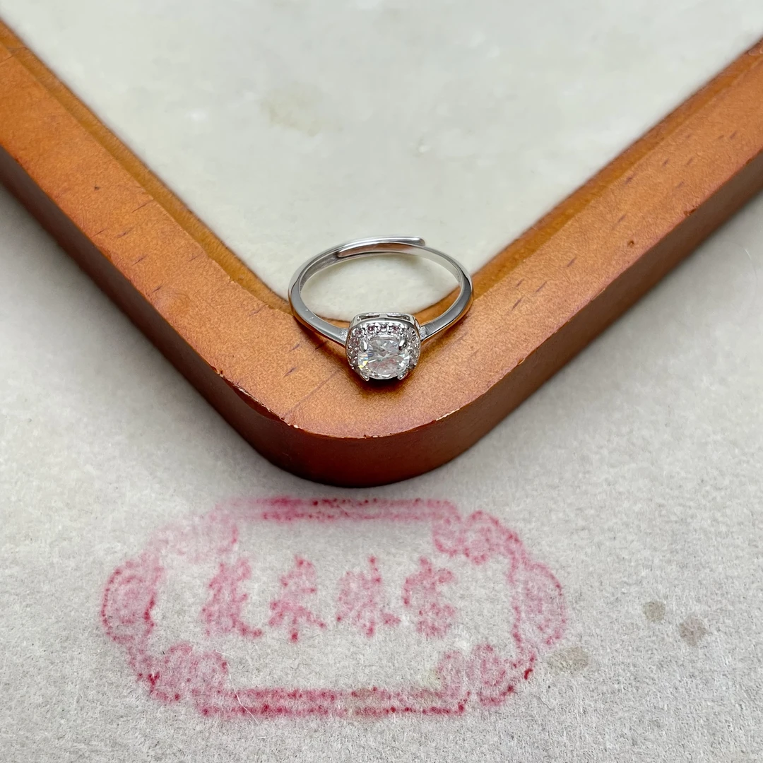 925银戒指 莫桑（光面）悬空方糖戒指【50分】D1655 MD