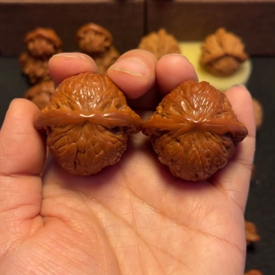 吊坠文玩核桃泥鳅背