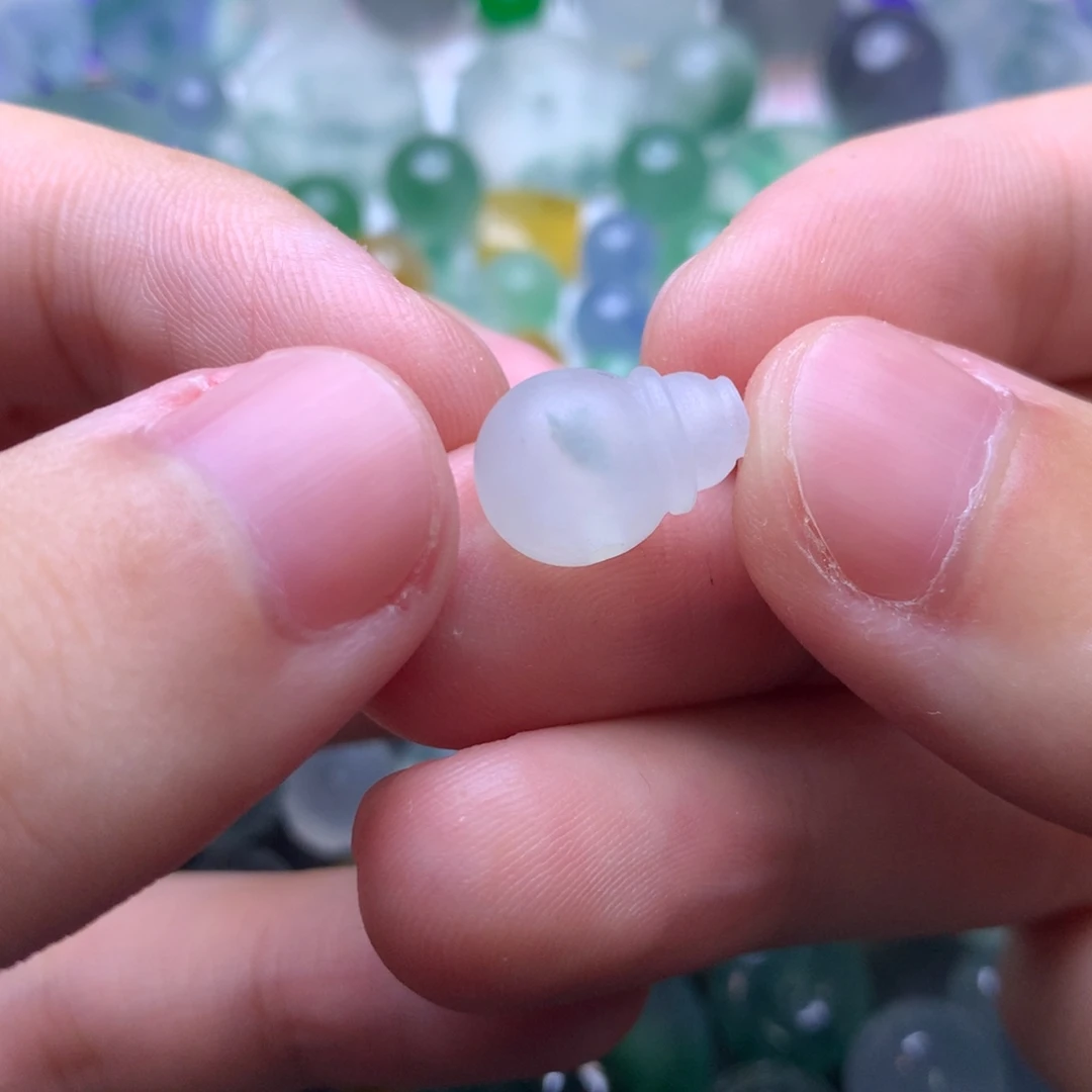 定制翡翠未镶嵌挂件