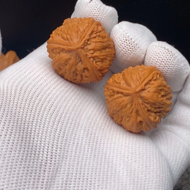 文玩核桃把件三棱