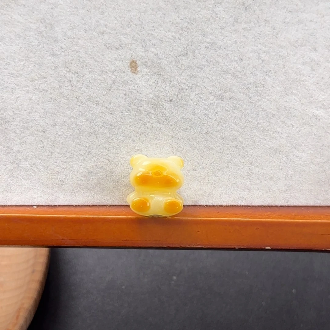 小***儿未镶嵌琥珀裸石裸石