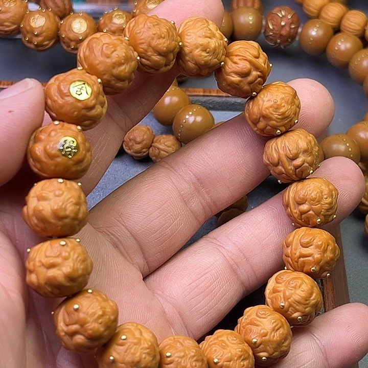 吊坠猴头核桃金蟾