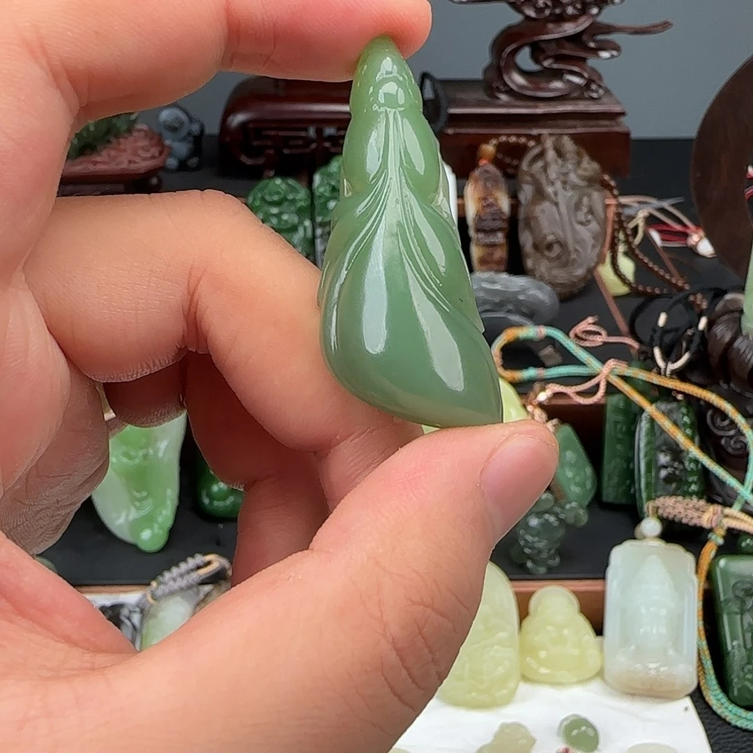 和田玉未镶嵌挂件b****8