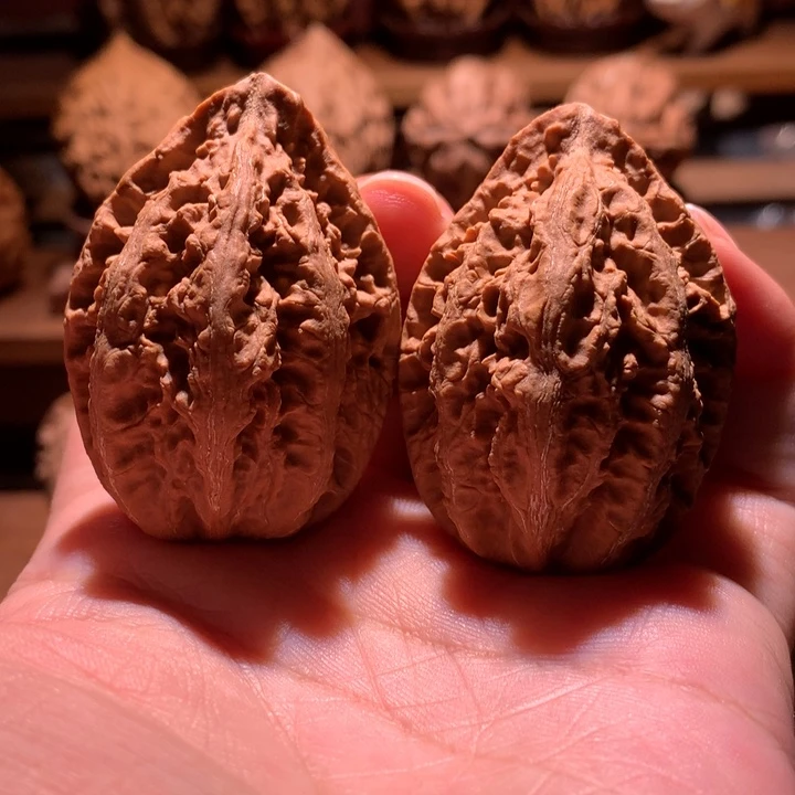 ****梨文玩核桃吊坠楸玥核90