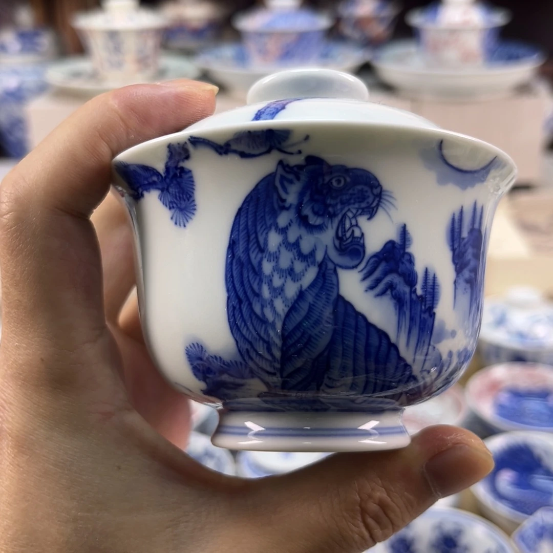 青花虎啸山林盖碗