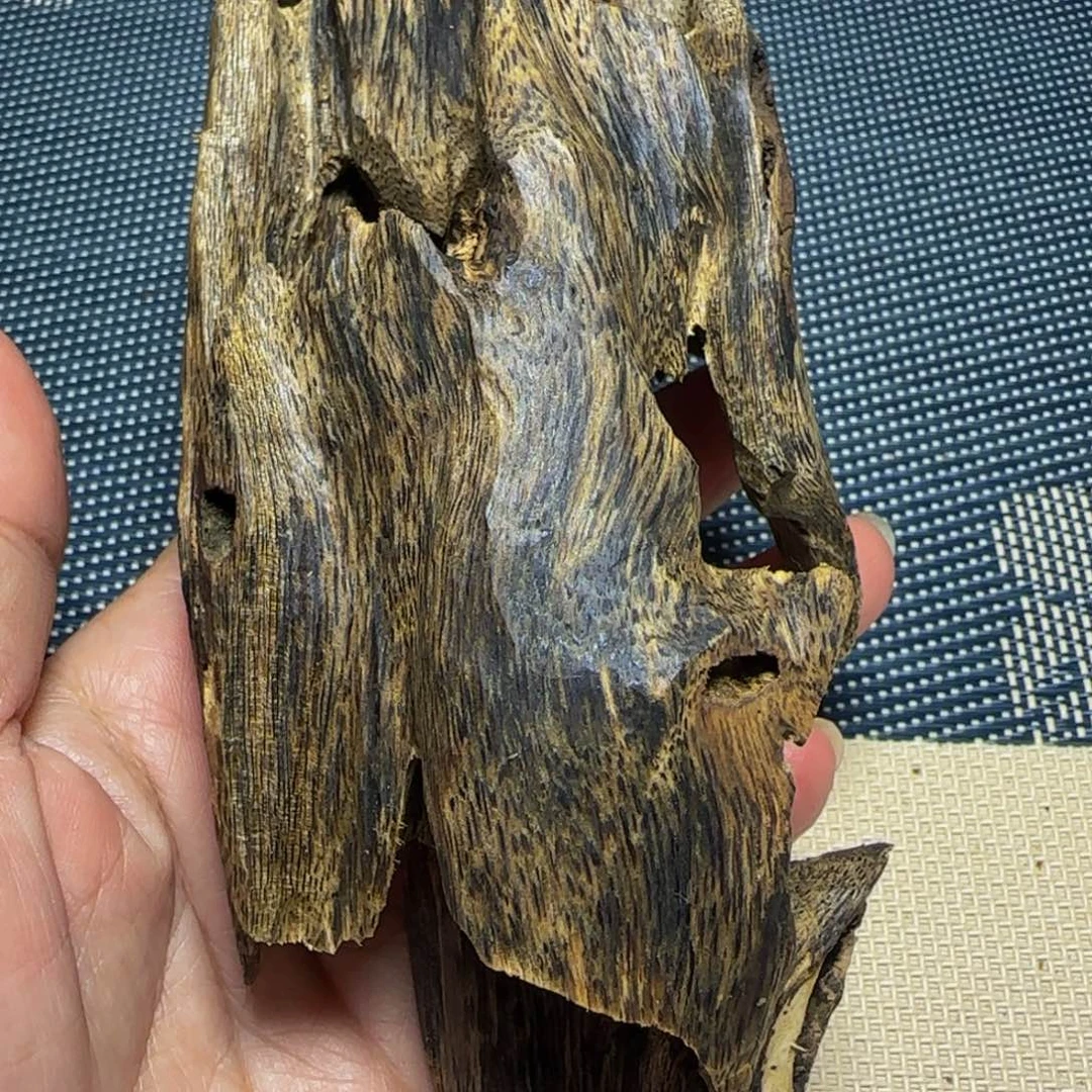 木绿奇高油虫漏摆件76克