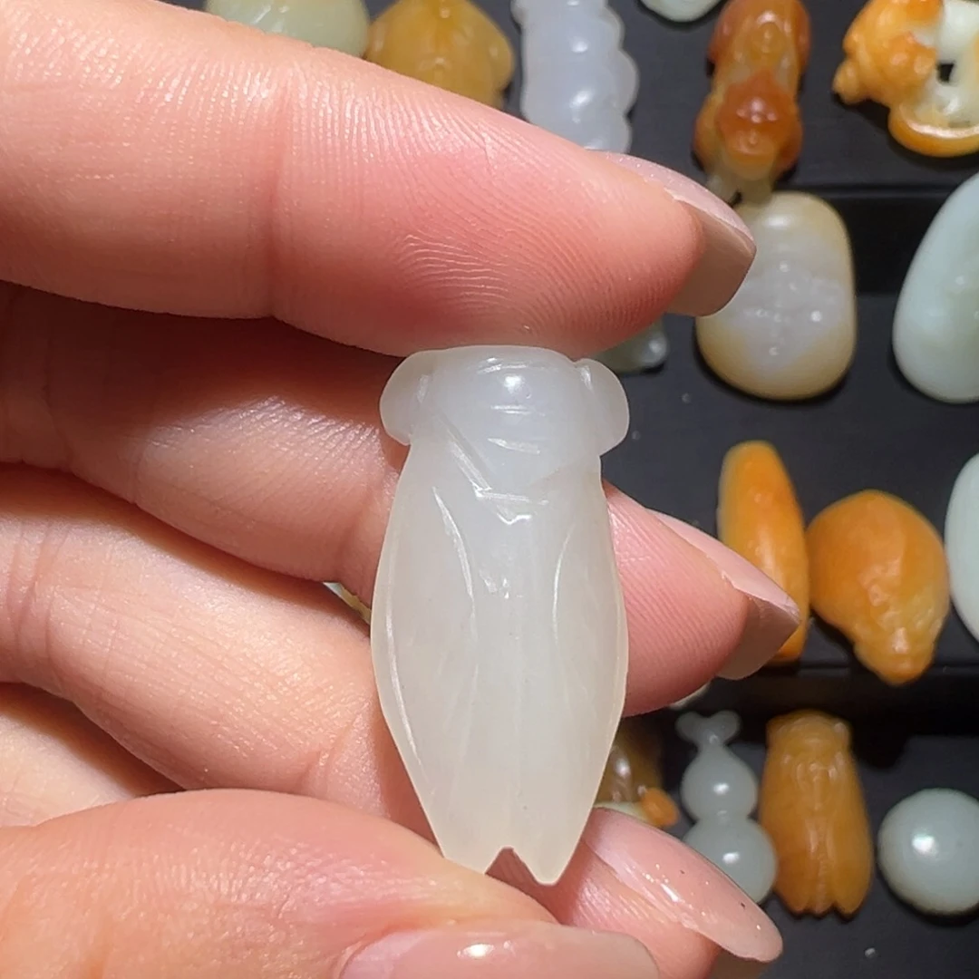 和田玉未镶嵌车挂