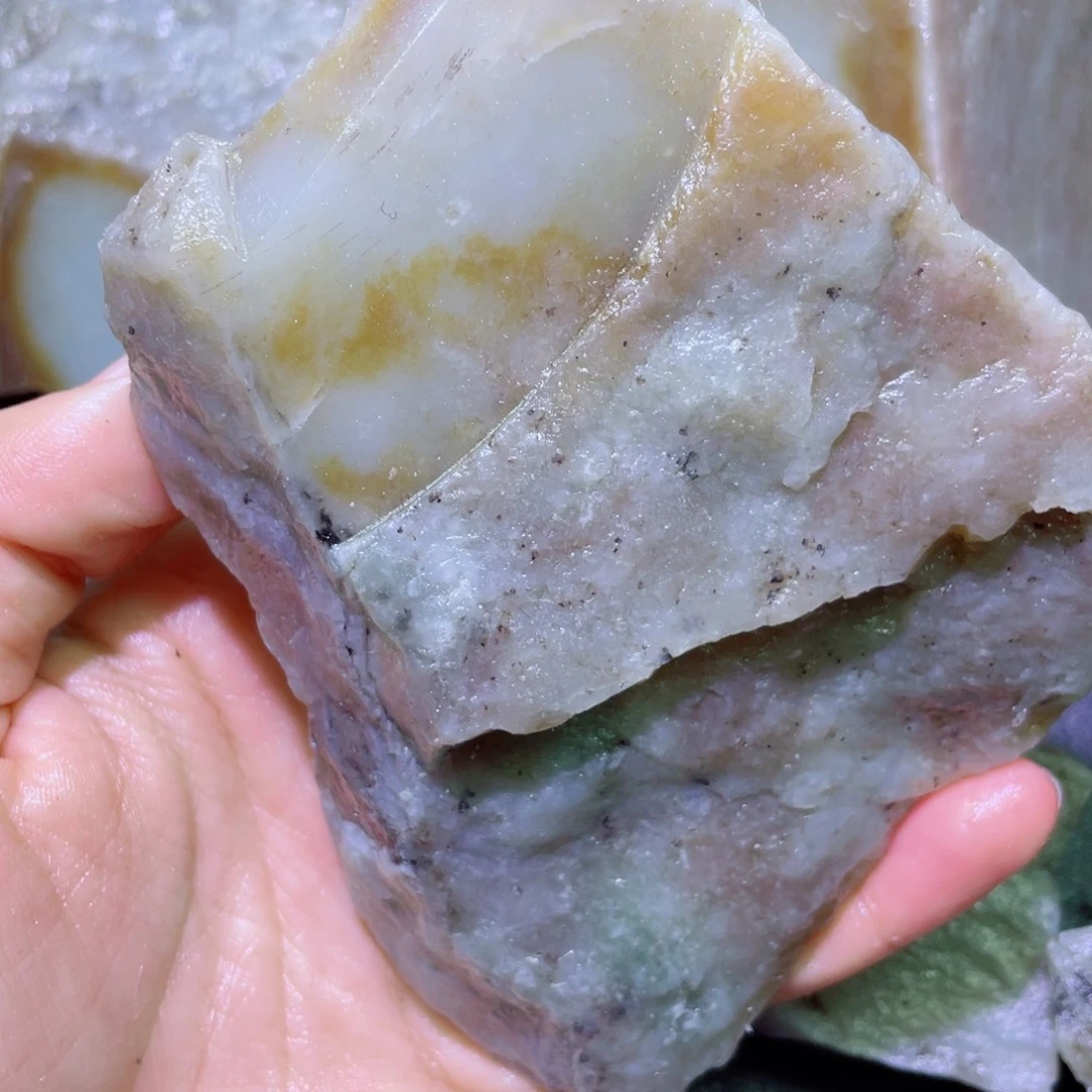 和田玉未镶嵌珠宝半成品