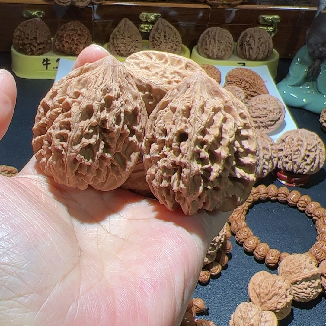 文玩核桃把件青龙送鸡心