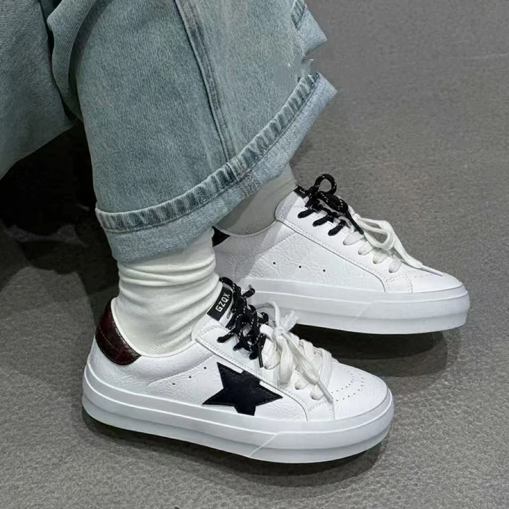 C4235  黑色  新款系带厚底休闲运动鞋 女士板鞋