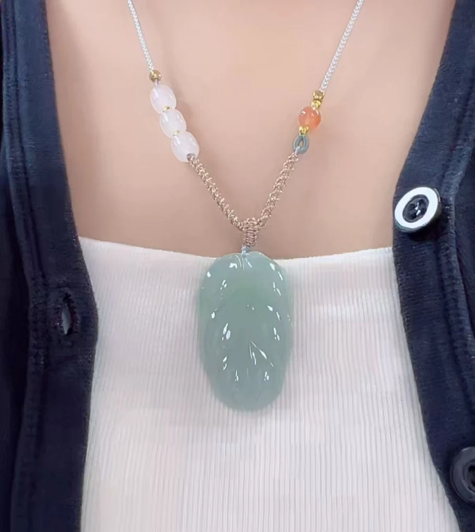 天然翡翠A货晴水冰叶子（多样性发货发一件）宽23高38-40厚5-7送绳