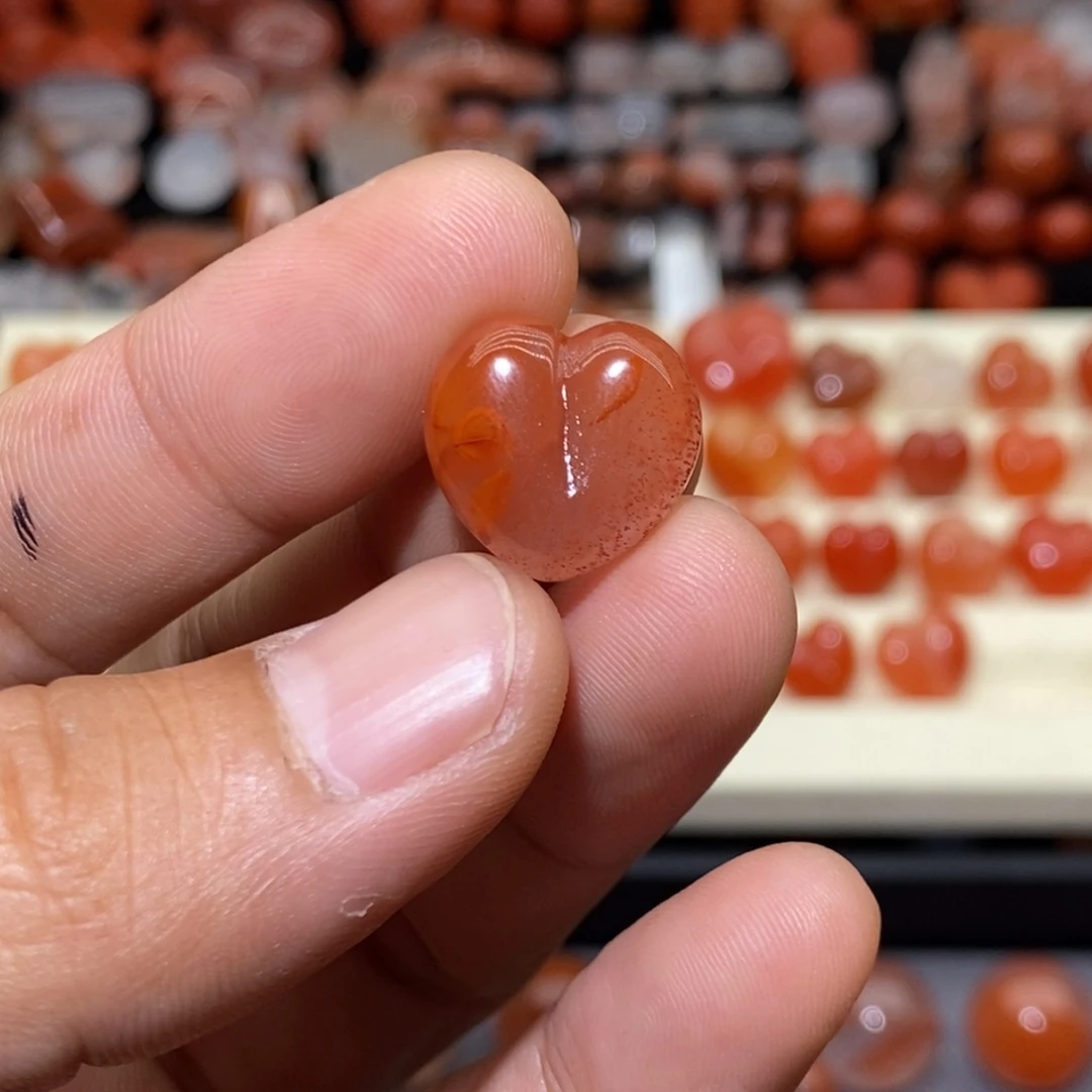 南红玛瑙冰飘未镶嵌克*拉屁桃8