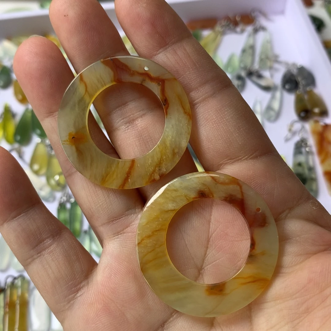 未镶嵌蛇纹石玉耳环