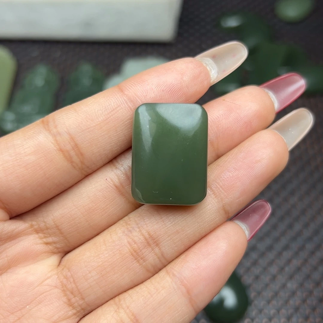 和田玉吊坠未镶嵌