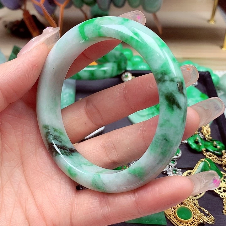 翡翠未镶嵌手镯翡翠