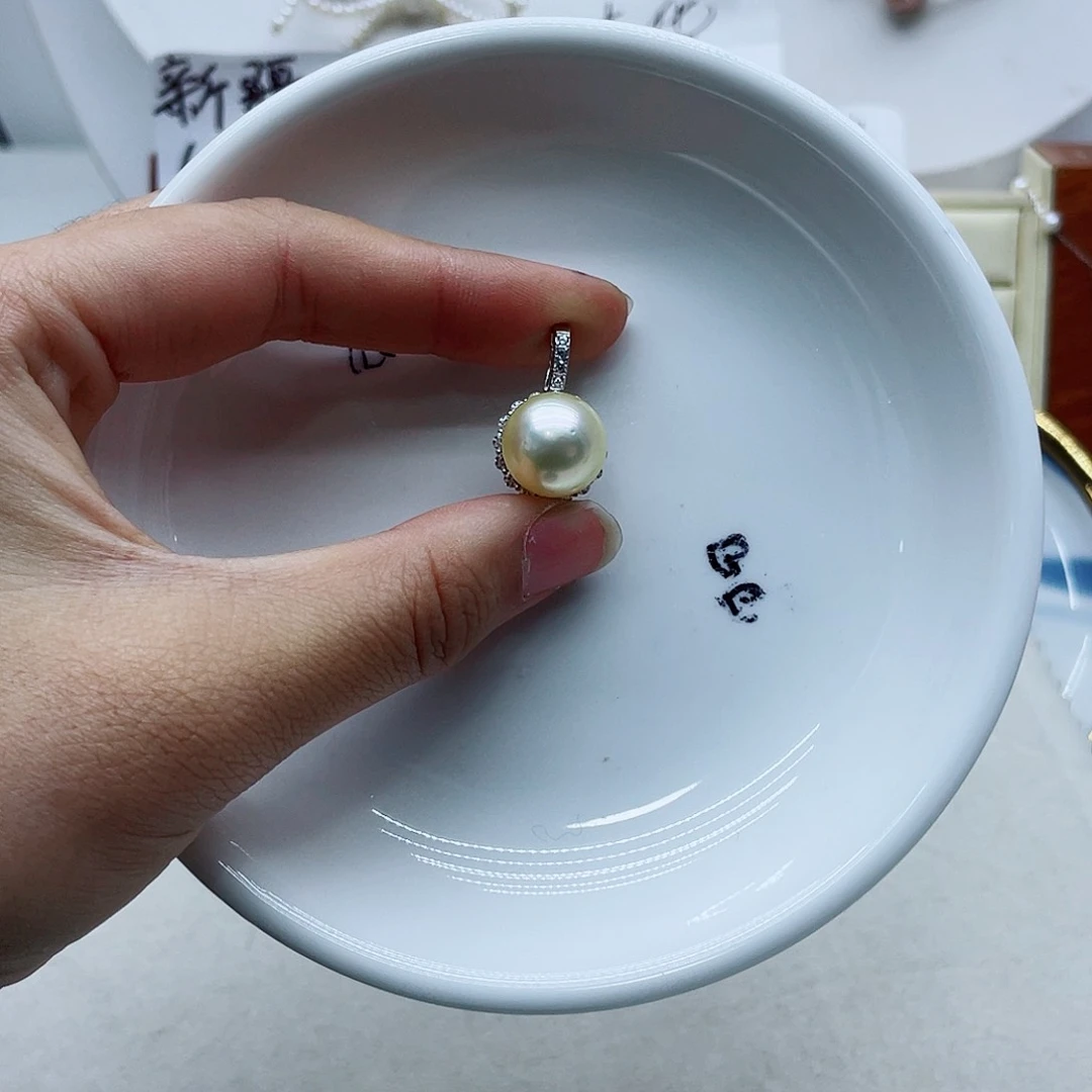 颈饰银S925镶嵌淡水珍珠汉****）