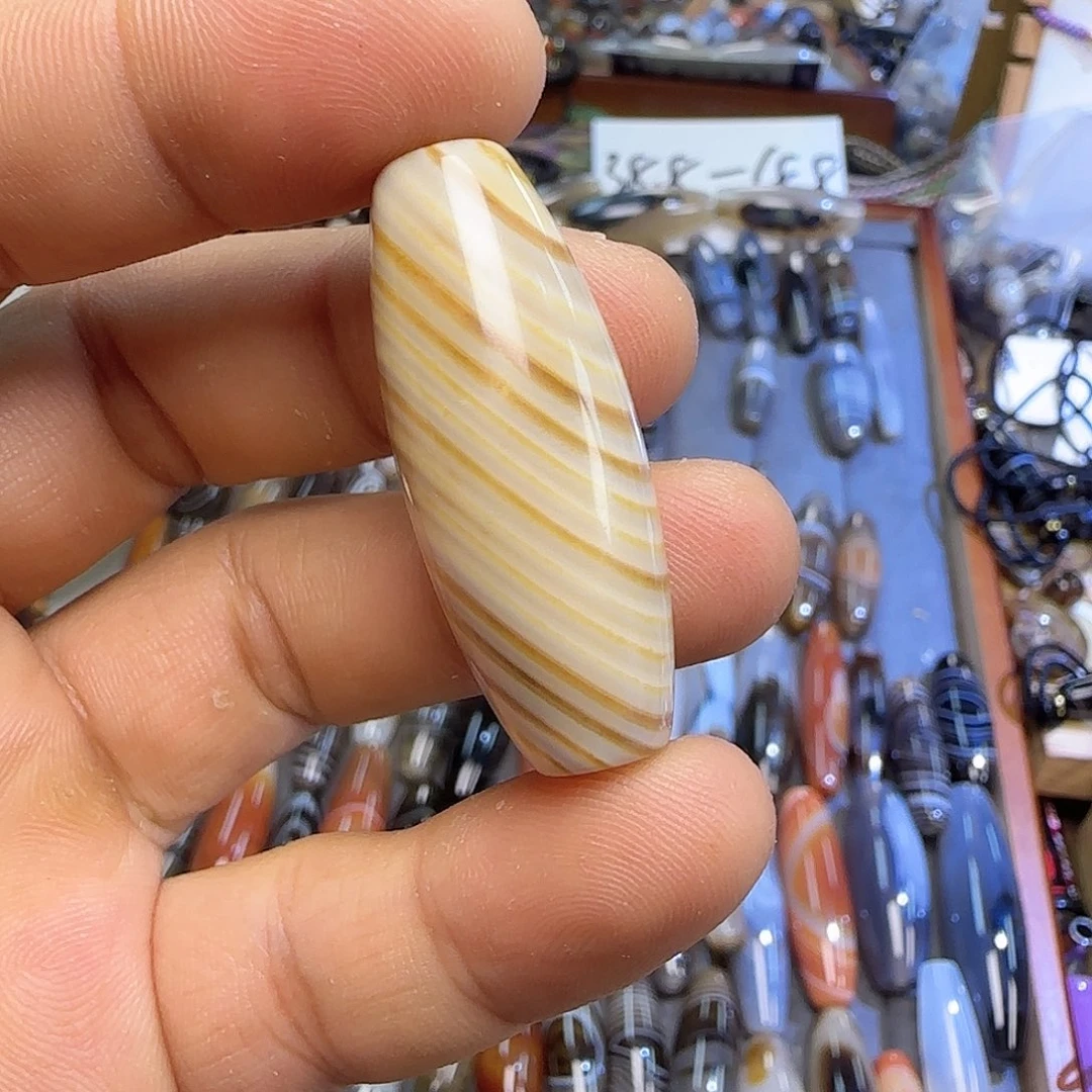 玛瑙/玉髓颈饰未镶嵌?****