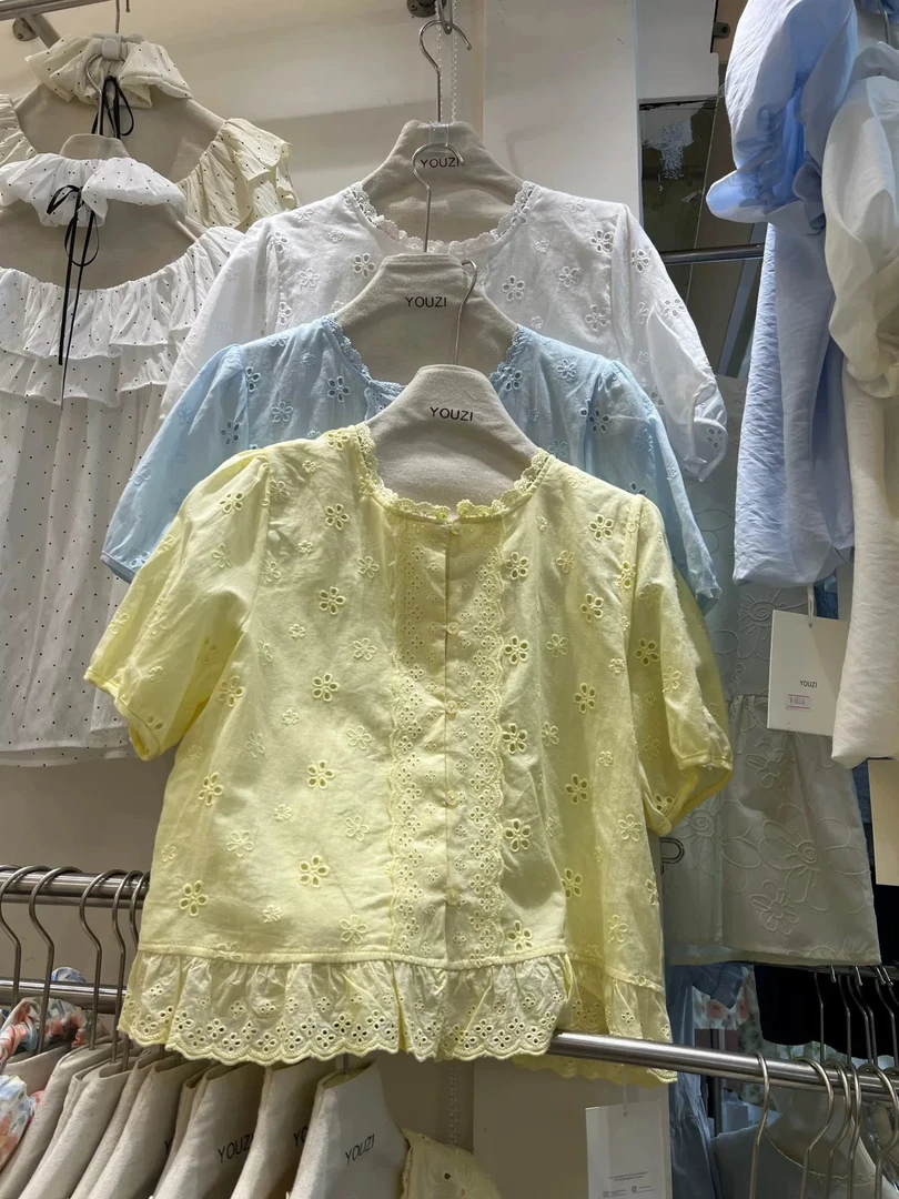 法式高级感缕空钩花刺绣短袖衬衫女夏设计感蕾丝花边短款小衫上衣