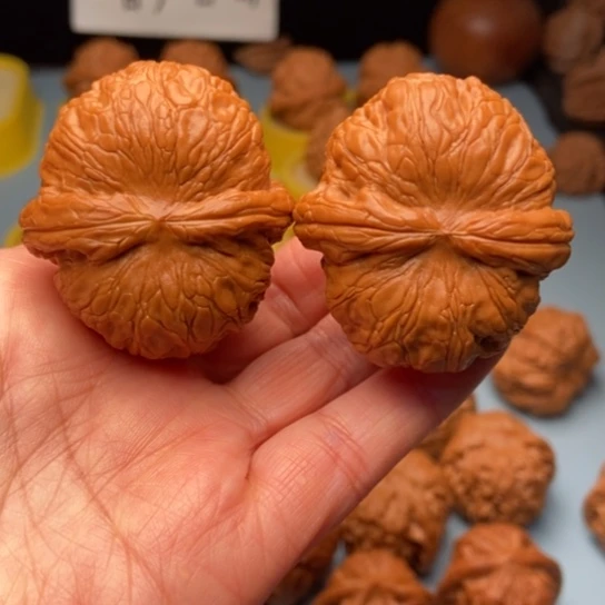 文玩核桃吊坠元宝精对 44 45.2克