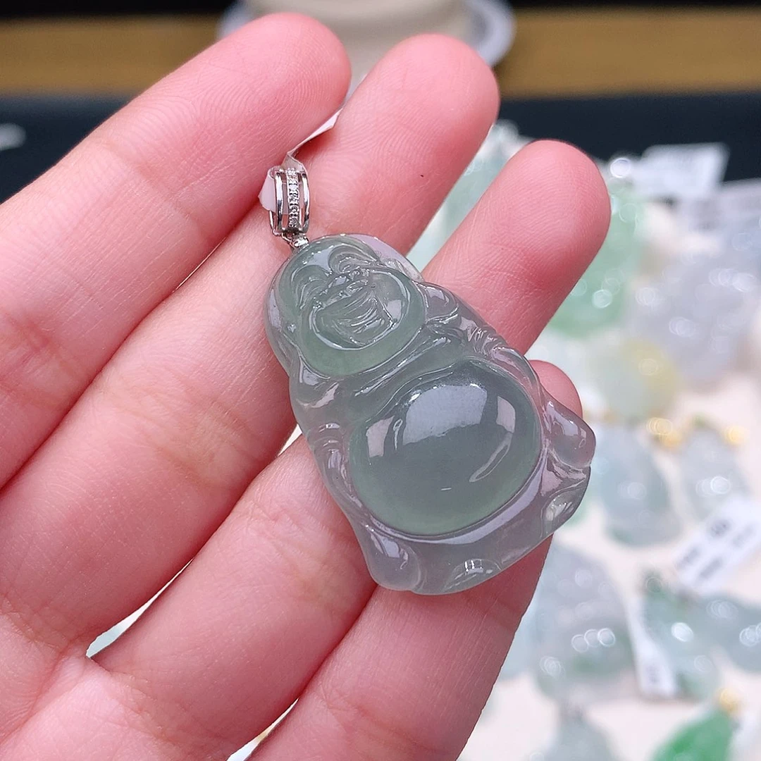 颈饰18K金镶嵌翡翠