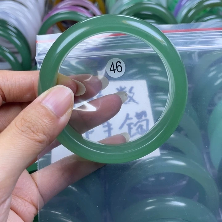 未镶嵌手镯石英岩玉58