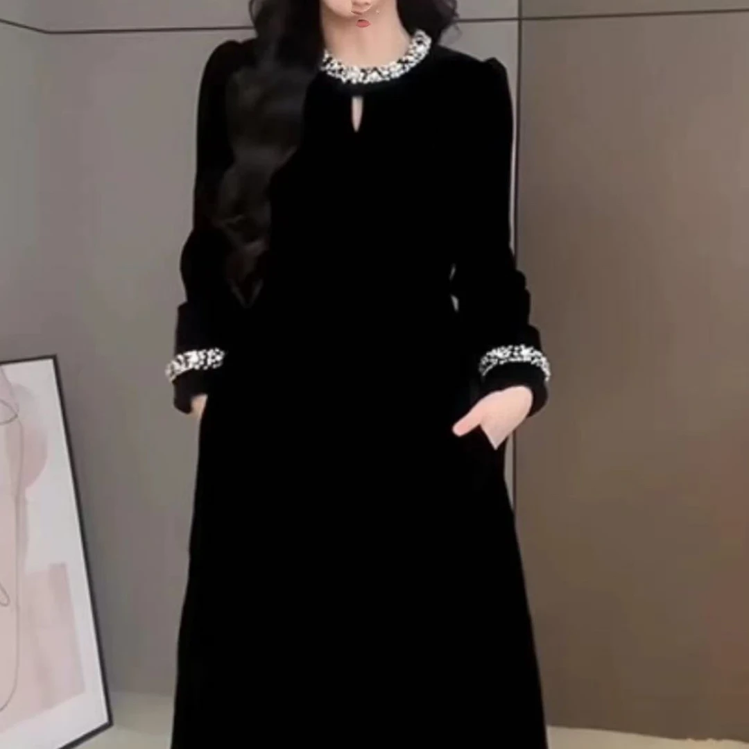 桑蚕丝真丝丝绒秋冬重工钉钻收腰显瘦黑色丝绒连衣裙千金风设计