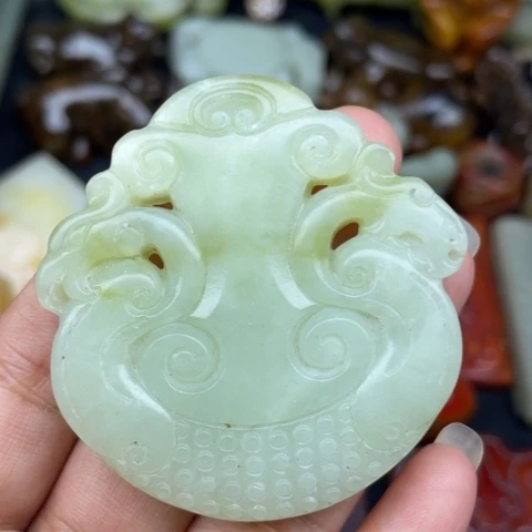 蛇纹石玉未镶嵌颈饰25