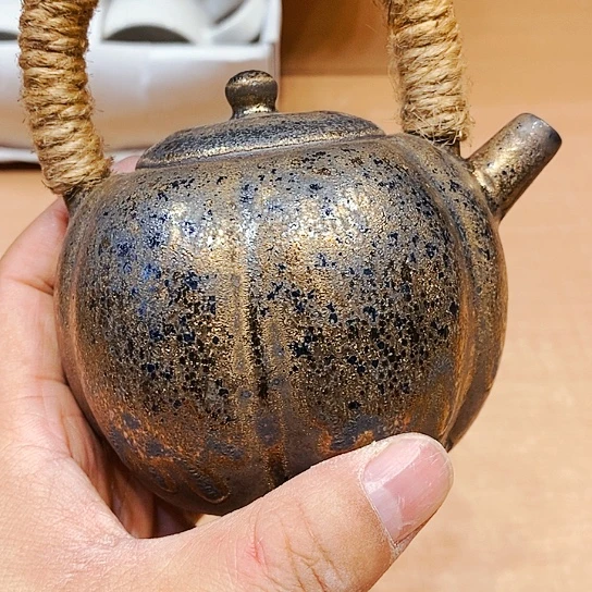 万千严选瓷器杂项如图所示
